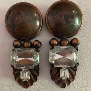 VINTAGE COPPERTONE METAL EARRINGS W CLEAR STONES
